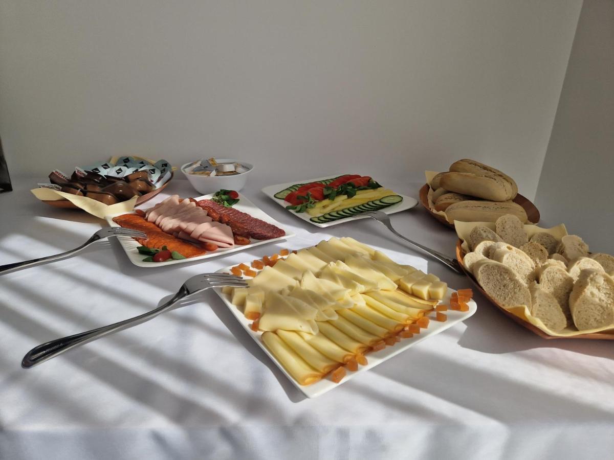 Bed and Breakfast Elixir Panzio à Nyírbátor Extérieur photo